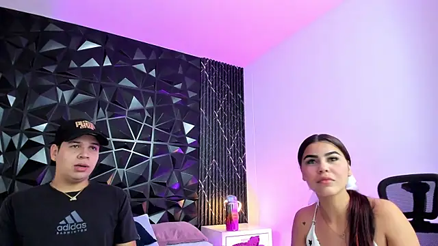 KimberlyLoren online show from September 20, 2025, 1:05 pm