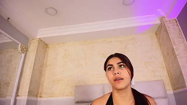 KimberlyLoren online show from October 4, 2025, 12:50 pm