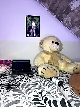 Melody rouxxx online show from December 3, 2025, 12:44 am