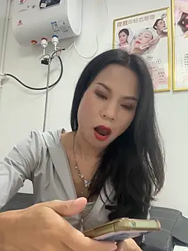 Snapshot of Baby-mmm chatting on October 7, 2025, 9:32 am Baby-mmm online show from October 7, 2025, 9:32 am