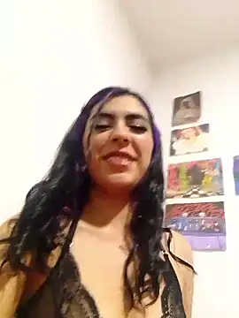 Snapshot of Veronicat04 chatting on November 16, 2025, 5:56 am Veronicat04 online show from November 16, 2025, 5:56 am