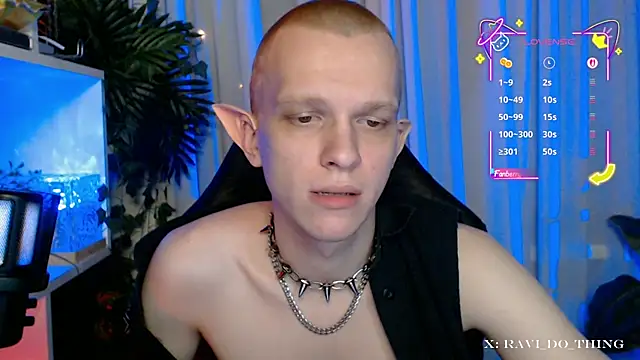 Snapshot of frozen_boy chatting on November 20, 2025, 8:09 pm frozen boy online show from November 20, 2025, 8:09 pm