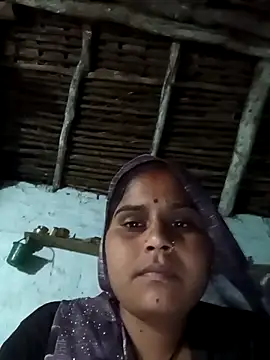 Sheema tyagi online show from November 11, 2025, 2:12 pm