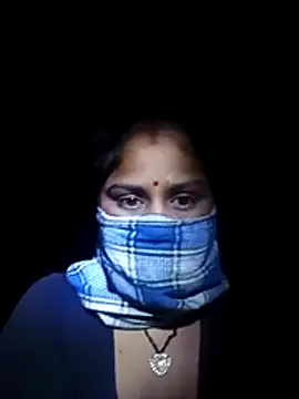 Sheema tyagi online show from October 21, 2025, 10:42 pm