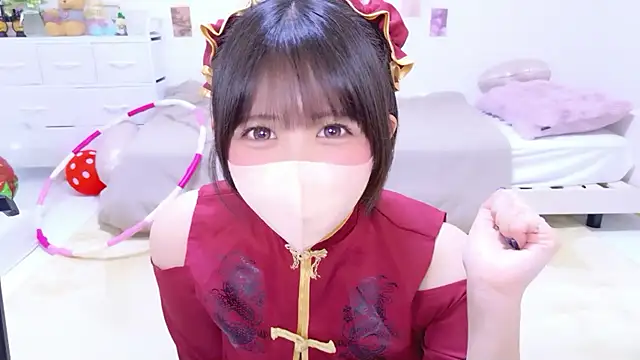 Hinata Sun online show from May 13, 2026, 12:01 pm