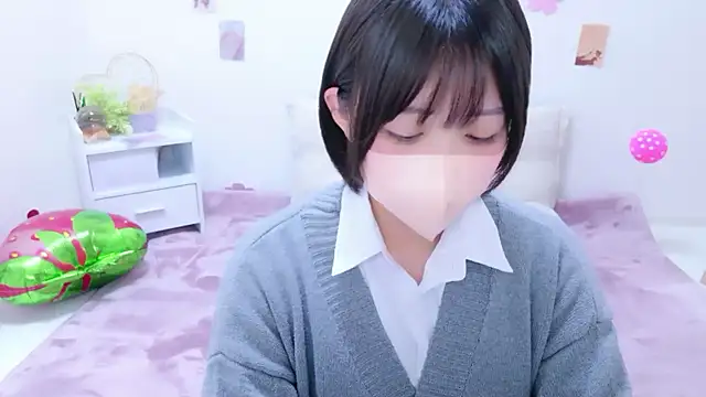 Hinata Sun online show from May 15, 2026, 6:11 am