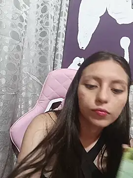 Snapshot of Lahila_ chatting on August 2, 2026, 4:04 pm Lahila online show from August 2, 2026, 4:04 pm