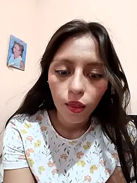 Snapshot of Lahila_ chatting on October 25, 2025, 12:32 am Lahila  online show from October 25, 2025, 12:32 am