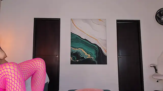 Snapshot of Sofi_Moreno chatting on October 24, 2025, 1:43 pm Sofi Moreno online show from October 24, 2025, 1:43 pm