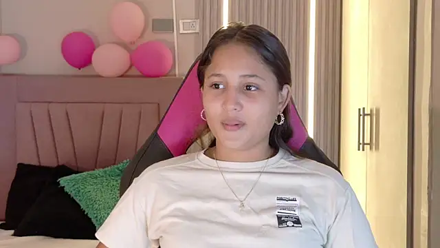 Laly Cherry  online show from November 20, 2025, 12:17 pm