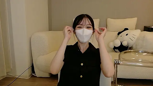 Snapshot of Ribon_n chatting on June 23, 2026, 10:35 am Ribon n online show from June 23, 2026, 10:35 am