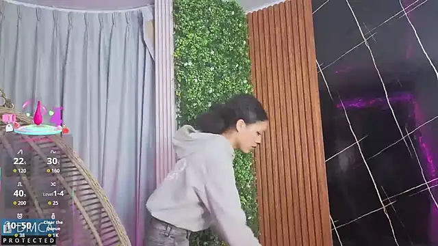 Snapshot of Kiara_Zahiri__ chatting on October 31, 2025, 11:07 am Kiara Zahiri online show from October 31, 2025, 11:07 am