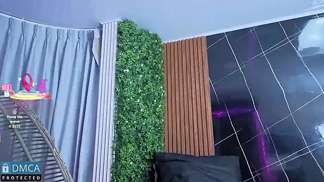 Snapshot of Kiara_Zahiri__ chatting on October 28, 2025, 10:47 am Kiara Zahiri online show from October 28, 2025, 10:47 am