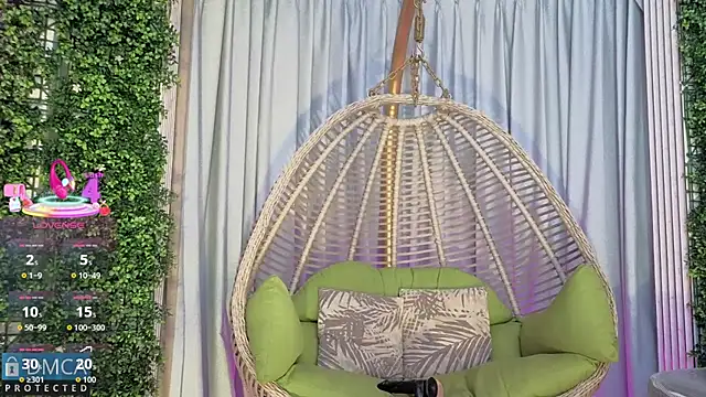 Snapshot of Kiara_Zahiri__ chatting on November 4, 2025, 11:03 am Kiara Zahiri online show from November 4, 2025, 11:03 am