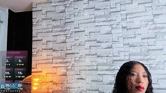 Snapshot of Kiara_Zahiri__ chatting on December 2, 2025, 11:01 am Kiara Zahiri online show from December 2, 2025, 11:01 am