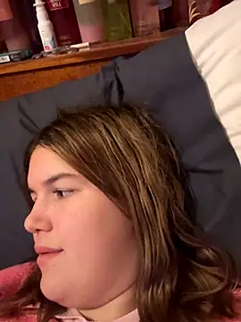 Snapshot of IssadoraaPink chatting on September 25, 2025, 7:31 pm IssadoraaPink online show from September 25, 2025, 7:31 pm