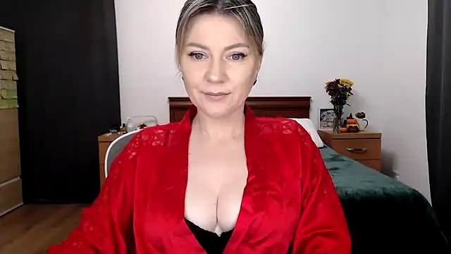 Snapshot of ParadiseAlina chatting on October 24, 2025, 6:18 pm ParadiseAlina online show from October 24, 2025, 6:18 pm