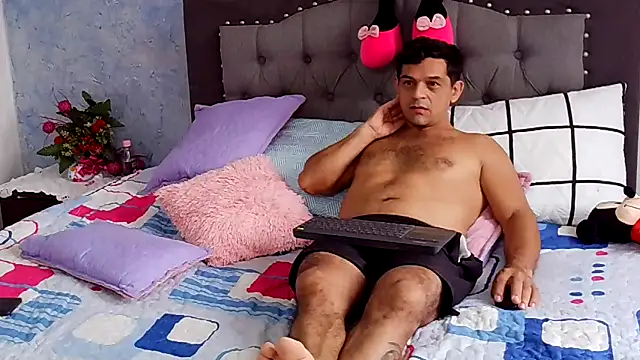 Snapshot of Nicolletorres2 chatting on November 8, 2025, 6:55 pm Nicolletorres2 online show from November 8, 2025, 6:55 pm