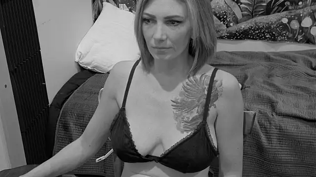 Snapshot of xpbunni chatting on September 28, 2025, 3:19 pm xpbunni online show from September 28, 2025, 3:19 pm