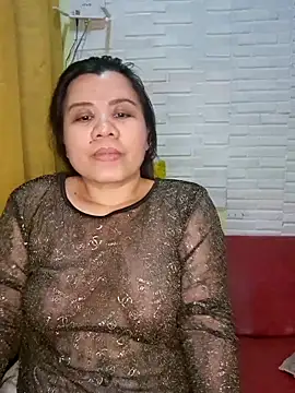 hotlyn45 online show from February 28, 2026, 12:49 pm