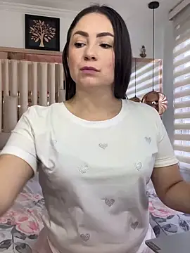 Amelia laurent online show from October 15, 2025, 8:17 pm