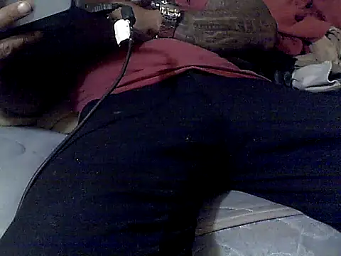 crassanova online show from December 17, 2025, 5:01 am