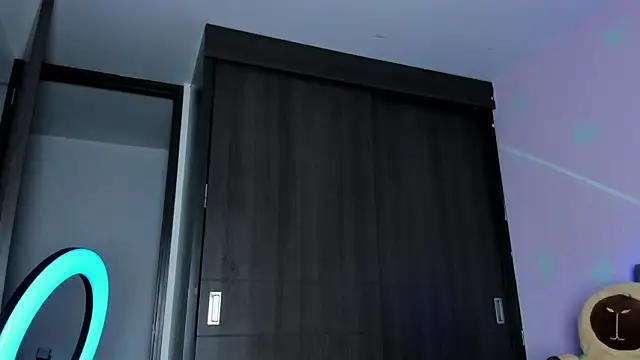 Zoe foxyy online show from September 21, 2025, 11:10 pm