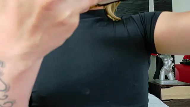 Snapshot of Keysha_Queen_ chatting on September 10, 2025, 12:26 pm Keysha Queen  online show from September 10, 2025, 12:26 pm