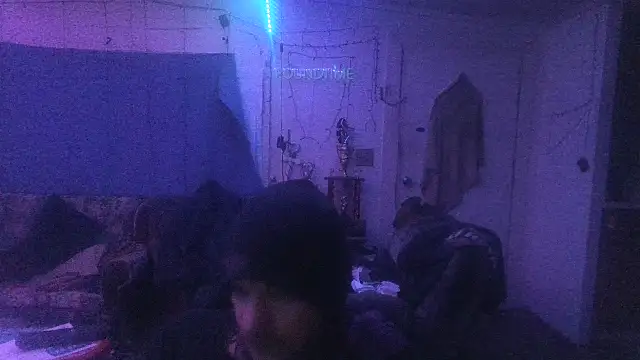 Poundtown1226 online show from January 16, 2026, 4:16 am