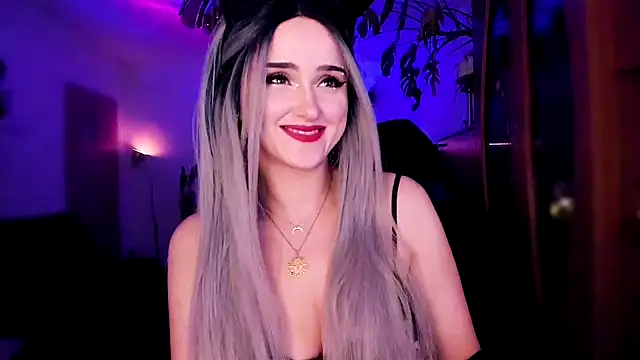 Snapshot of MistressJolie chatting on December 22, 2024, 7:54 am MistressJolie online show from December 22, 2024, 7:54 am