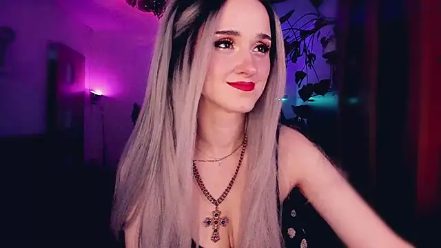 Snapshot of MistressJolie chatting on October 22, 2025, 7:19 am MistressJolie online show from October 22, 2025, 7:19 am