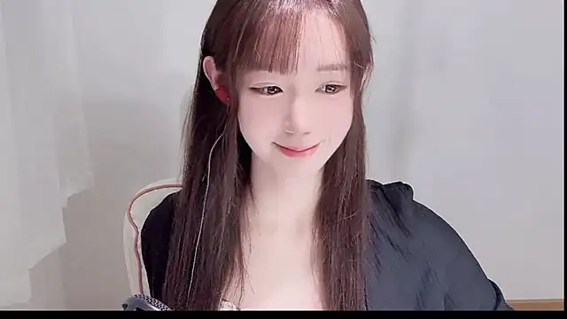 Snapshot of Xiao-runbao chatting on October 16, 2025, 12:35 pm Xiao-runbao online show from October 16, 2025, 12:35 pm