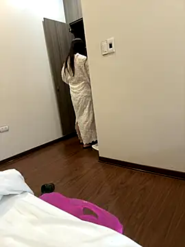 susu baby online show from November 25, 2025, 1:50 am