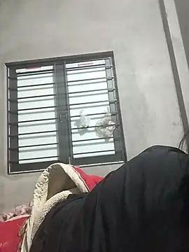 kute-00 online show from December 1, 2025, 9:48 pm