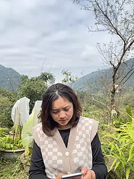 Lonnina online show from November 21, 2025, 5:28 am