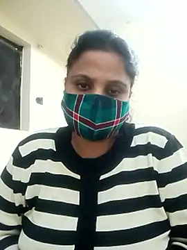 Shikha-mehra7 online show from November 10, 2025, 8:14 pm