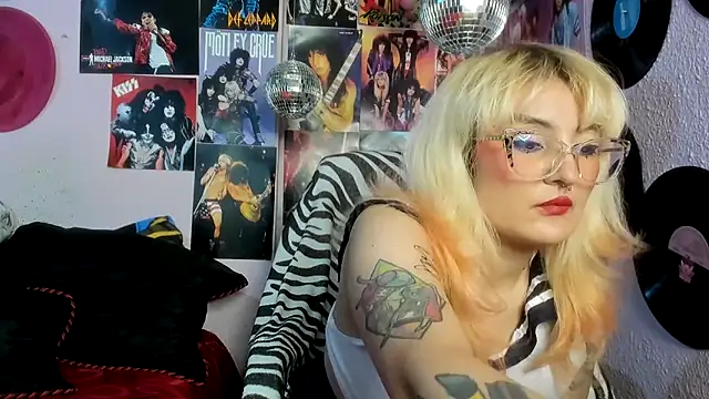 Avril Maria online show from April 18, 2026, 11:38 pm