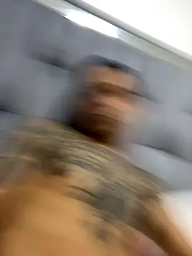 Snapshot of AndrewGmz chatting on September 20, 2025, 2:27 am AndrewGmz online show from September 20, 2025, 2:27 am