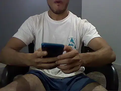 Snapshot of ahmedluxor1 chatting on October 22, 2025, 11:47 pm ahmedluxor1 online show from October 22, 2025, 11:47 pm