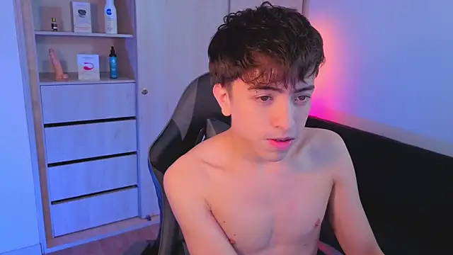 onlinenico online show from October 2, 2025, 8:01 pm