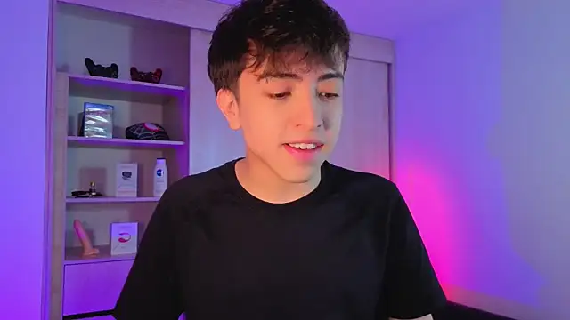 onlinenico online show from September 29, 2025, 7:08 pm