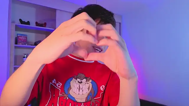 onlinenico online show from October 6, 2025, 8:09 pm