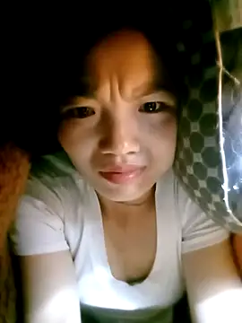 ngan-cute online show from December 15, 2025, 10:04 pm