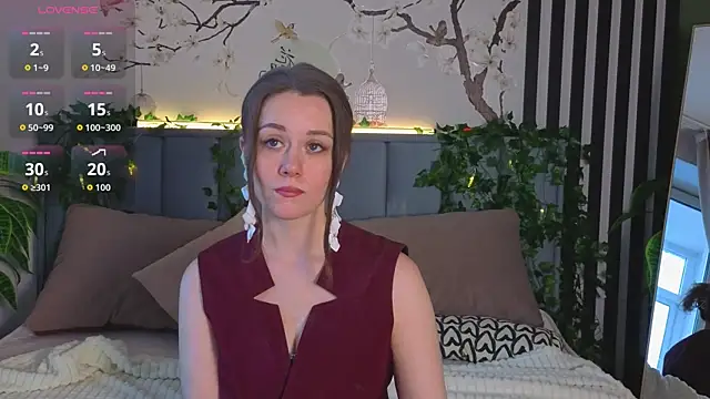 Snapshot of SkyHelen chatting on February 5, 2026, 4:08 am SkyHelen online show from February 5, 2026, 4:08 am