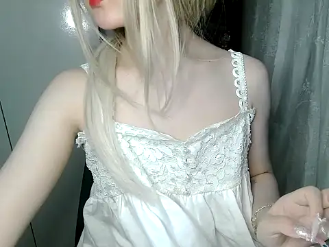 Annabelle-e online show from April 28, 2026, 7:40 pm