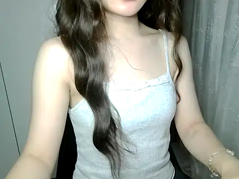 Snapshot of Annabelle-e chatting on July 20, 2026, 5:48 pm Annabelle-e online show from July 20, 2026, 5:48 pm