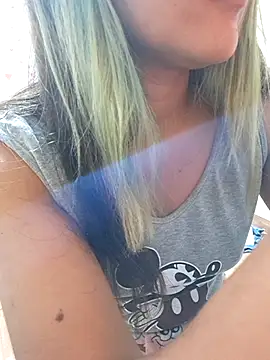 euahotmarii20 online show from March 4, 2026, 4:42 am