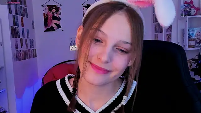 Snapshot of JenniferKiim chatting on October 25, 2025, 2:44 am JenniferKiim online show from October 25, 2025, 2:44 am