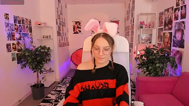 Snapshot of JenniferKiim chatting on November 6, 2025, 8:07 am JenniferKiim online show from November 6, 2025, 8:07 am