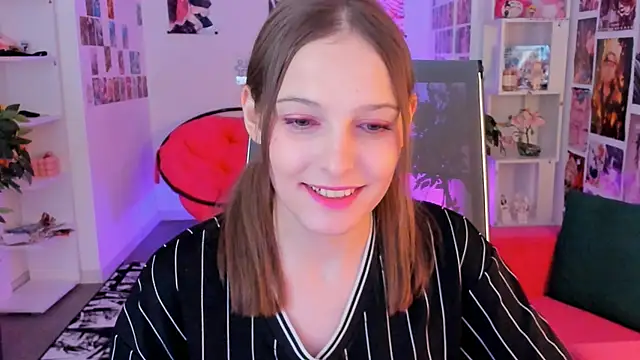 Snapshot of JenniferKiim chatting on October 4, 2025, 11:12 am JenniferKiim online show from October 4, 2025, 11:12 am